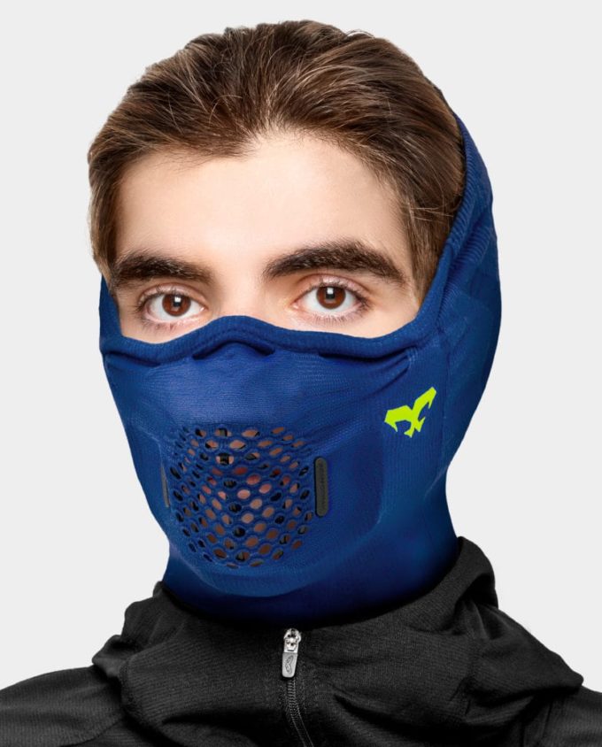 NAROO Z5H - classic blue anti-fog sports mask for skiing and snowboarding in the snow and winter, on model