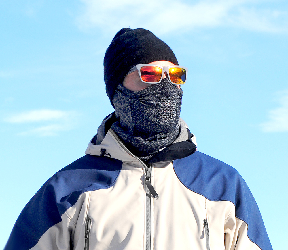 moisture wicking neck gaiter n9h black sports mask for skiing and snowboarding in the snow and winter blog